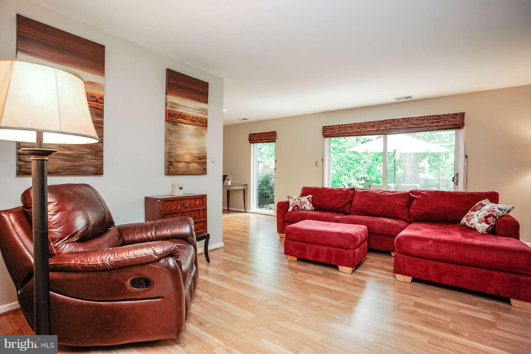 1787 Ivy Oak Square Reston, VA 20190 - Photo 4 of 28 Living Room