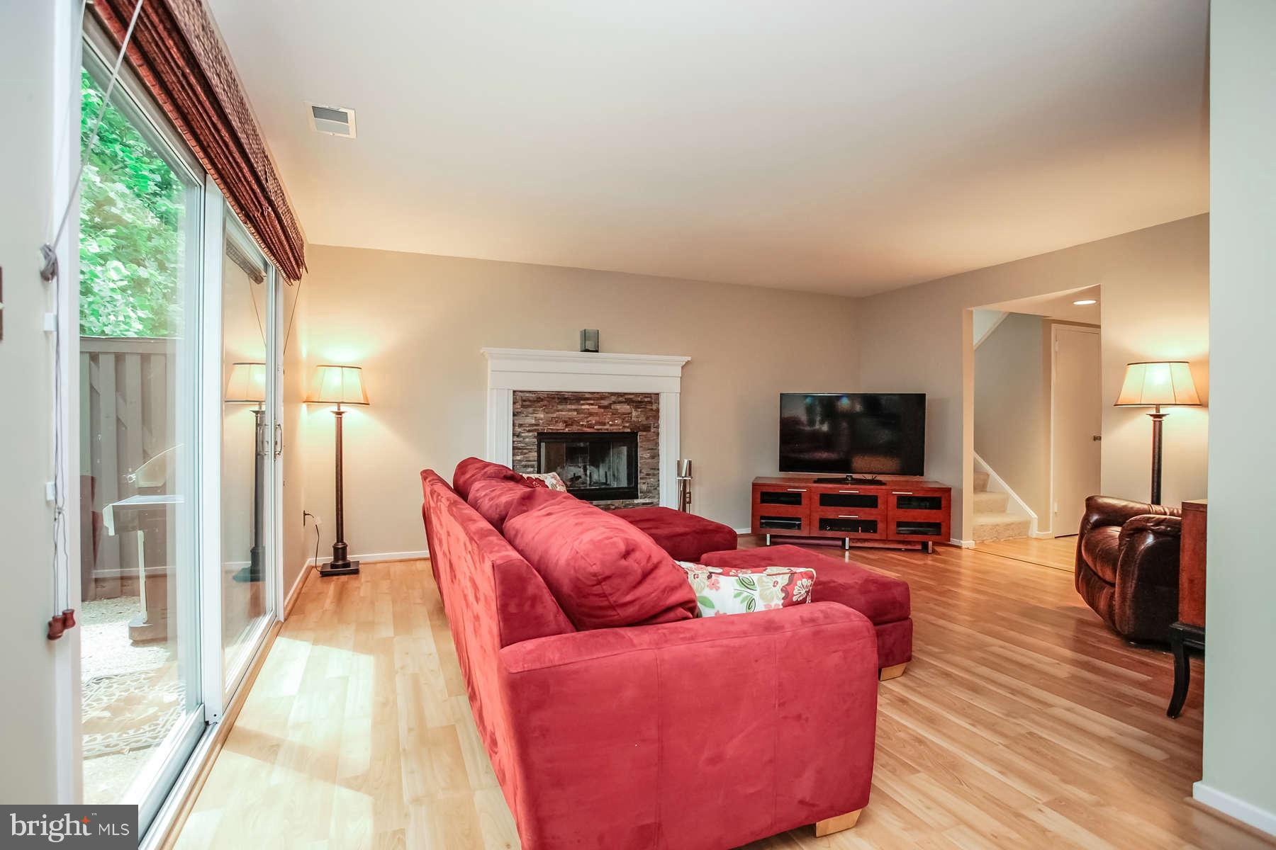 1787 Ivy Oak Square Reston, VA 20190 - Photo 5 of 28 Living Room