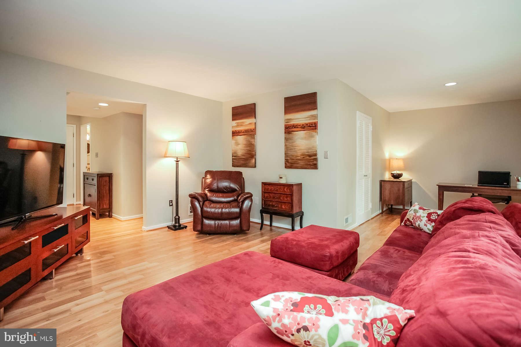 1787 Ivy Oak Square Reston, VA 20190 - Photo 6 of 28 Living Room
