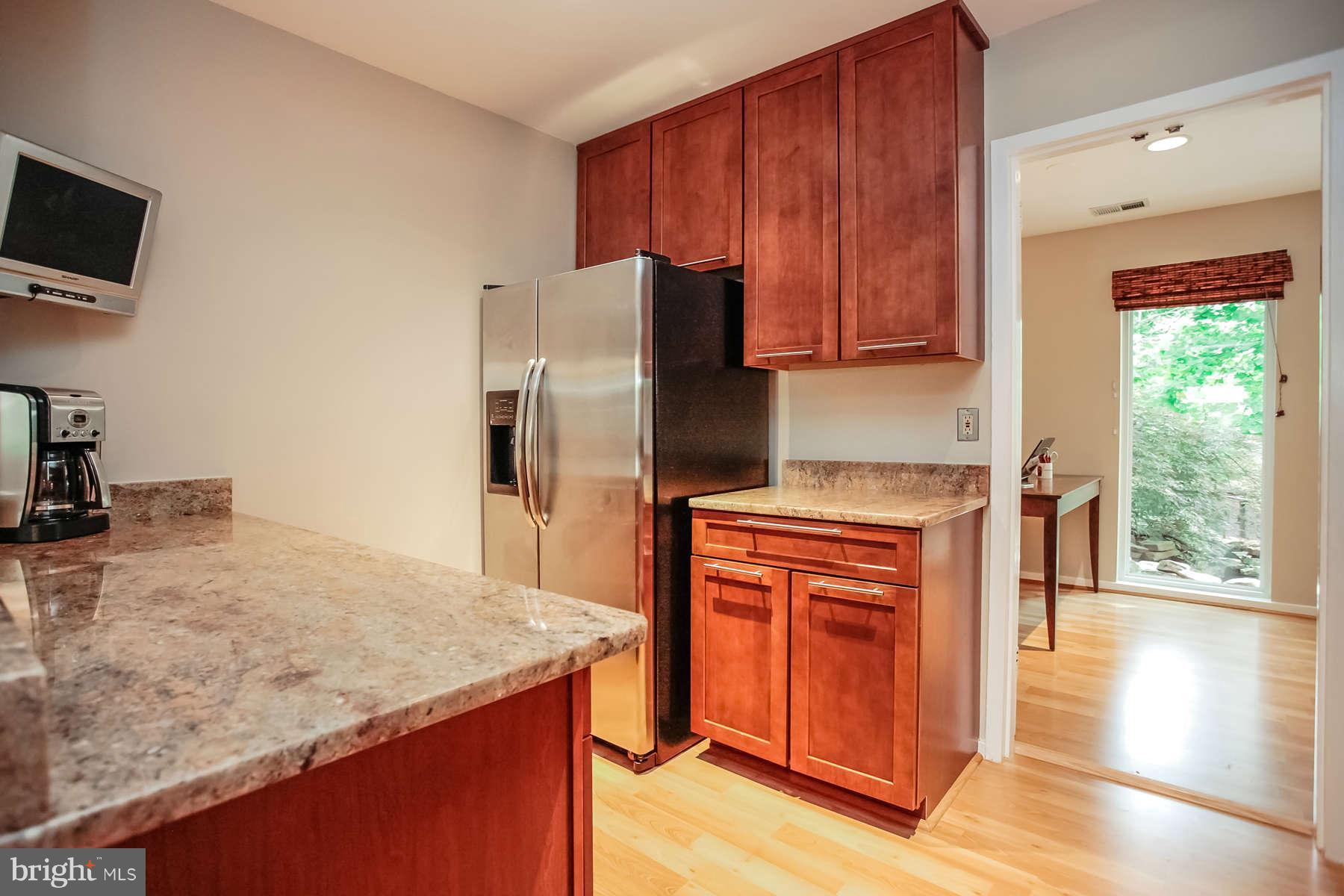 1787 Ivy Oak Square Reston, VA 20190 - Photo 10 of 28 Kitchen