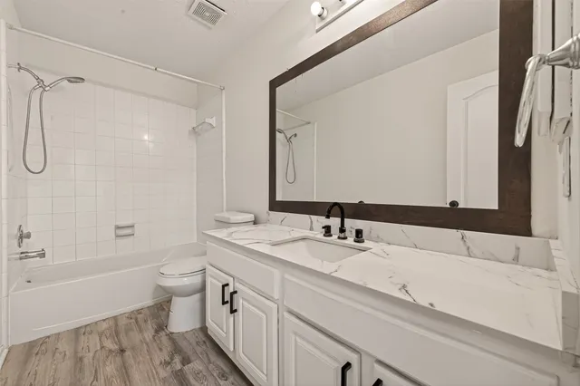 $2,400 | 3206 Shadowfern Court, Houston, TX 77082