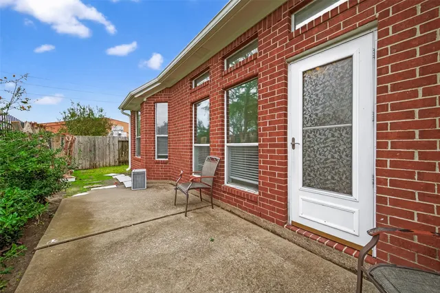 $2,400 | 3206 Shadowfern Court, Houston, TX 77082