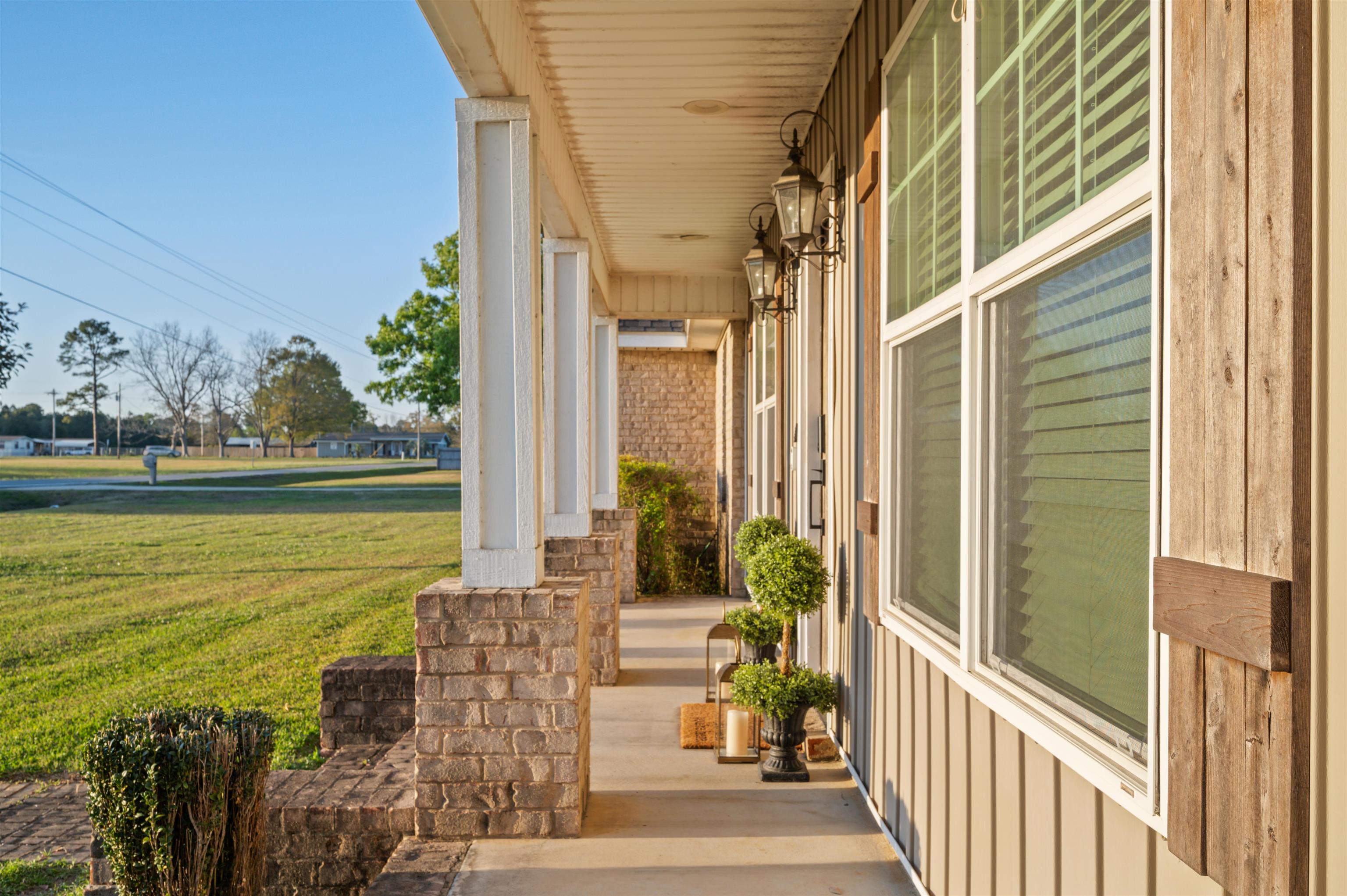 22370 Buck Road Robertsdale, AL 36567 - Photo 5 of 31 Patio