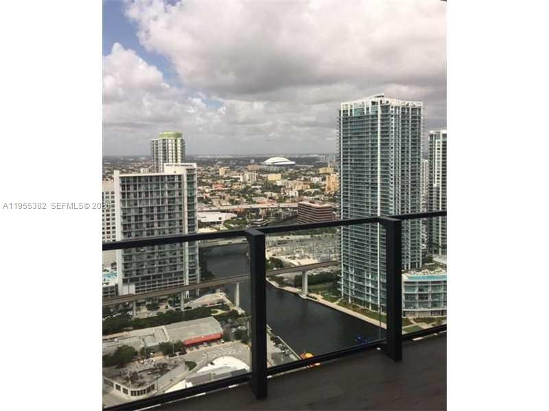 68 Southeast 6th Street, Unit 3502 Miami, FL 33131 - Photo 16 of 16 a view of terrace with city view