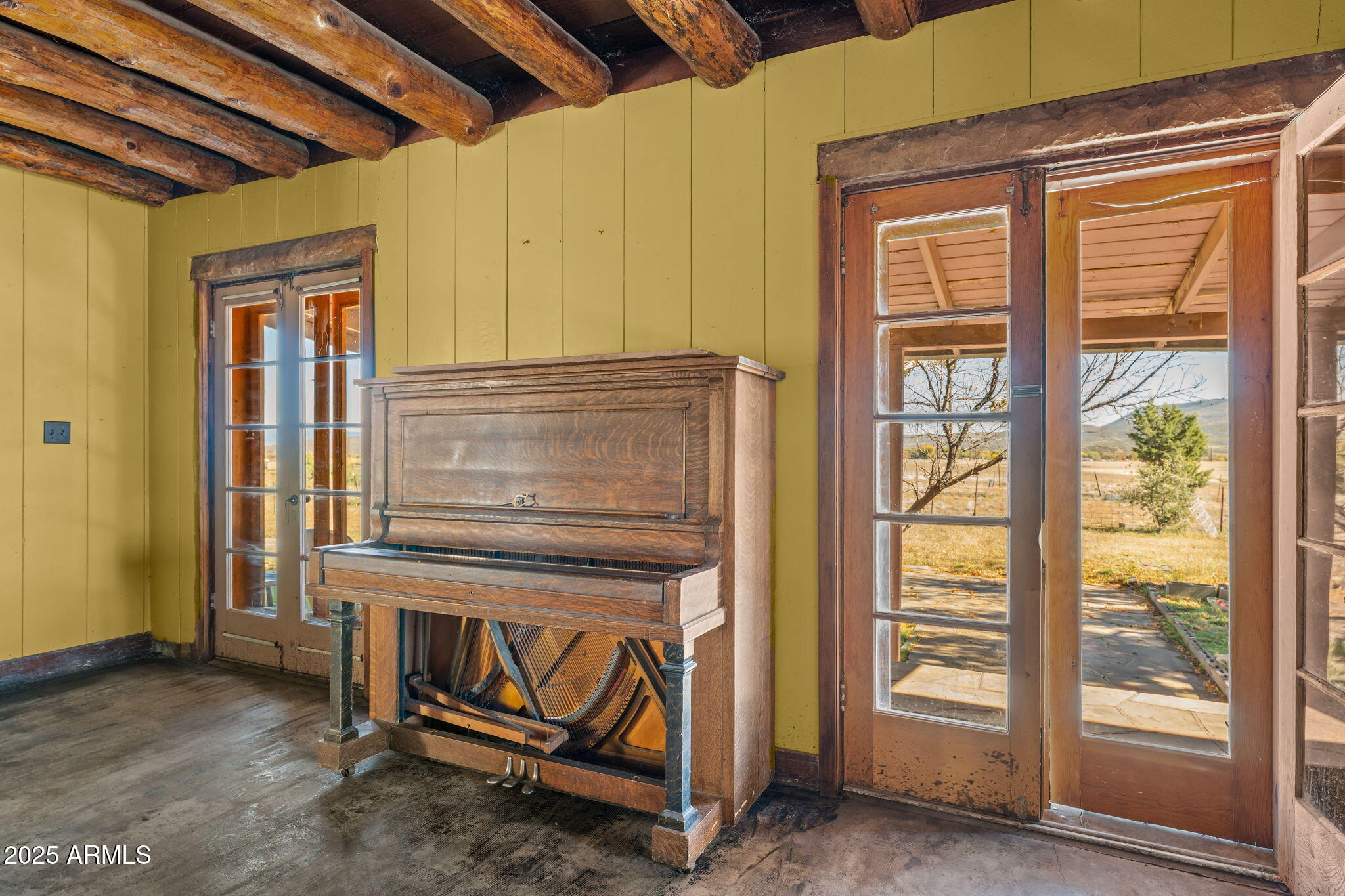 16057 Sickles Ranch Road Peeples Valley, AZ 86332 - Photo 25 of 39 a view of front door