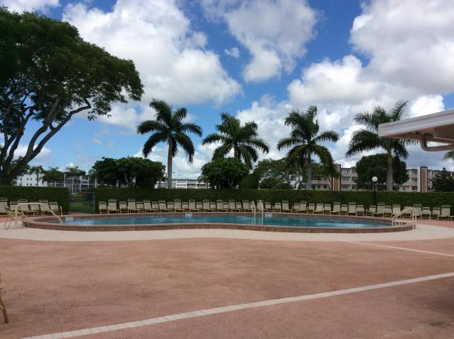500 Fanshaw L, Unit 500 Boca Raton, FL 33434 - Photo 25 of 27 Fanshaw Pool