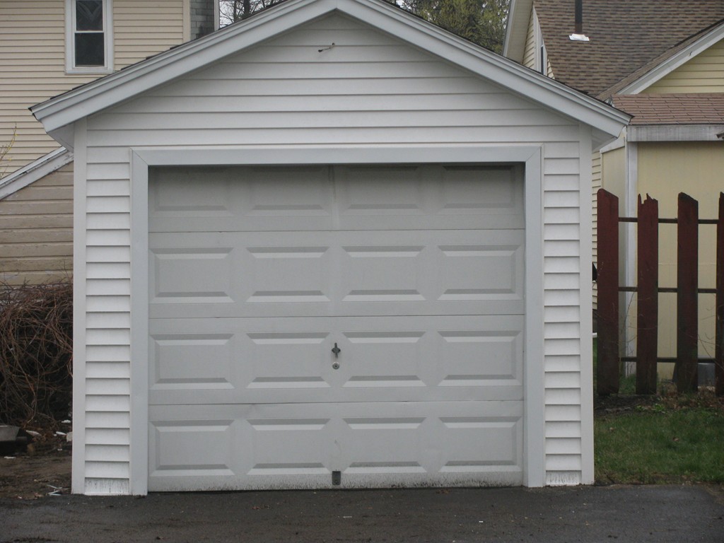 228 Edendale Street Springfield, MA 01104 - Photo 19 of 19 a front view of a house