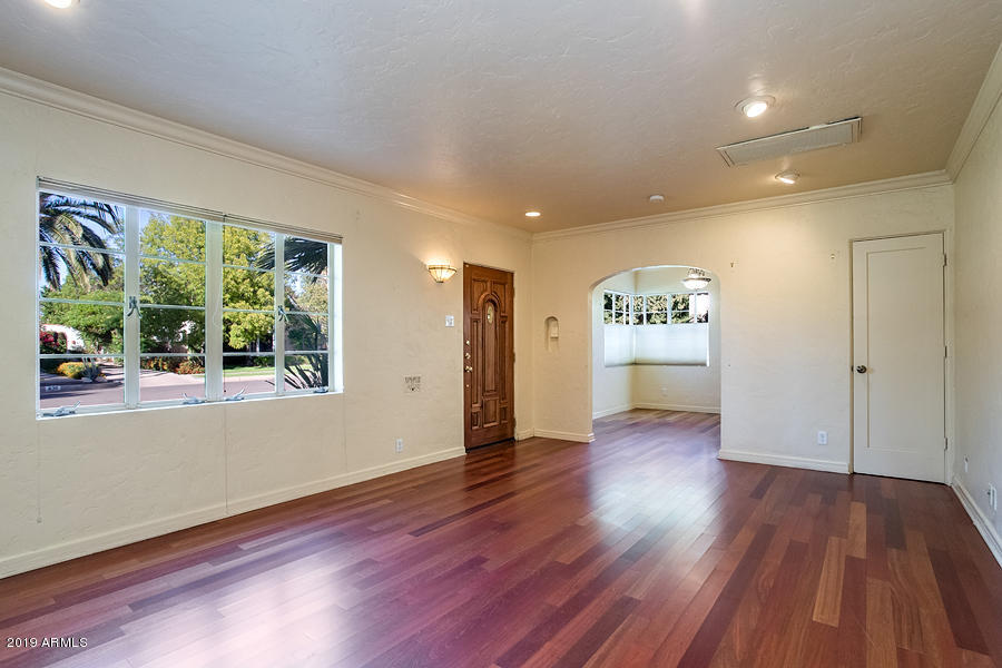 329 West Granada Road Phoenix, AZ 85003 - Photo 4 of 33 LR 3