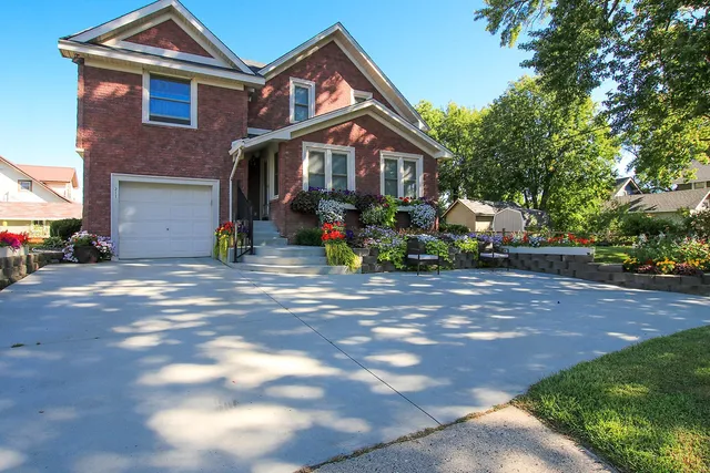 $259,900 | 211 Horace Avenue East, Dassel, MN 55325