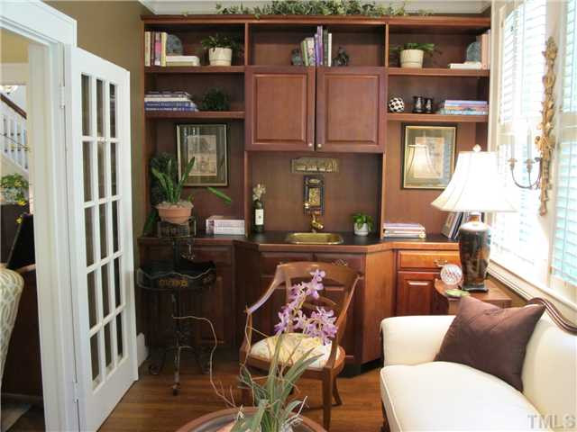 2238 The Circle Raleigh, NC 27608 - Photo 10 of 23 Sun Room