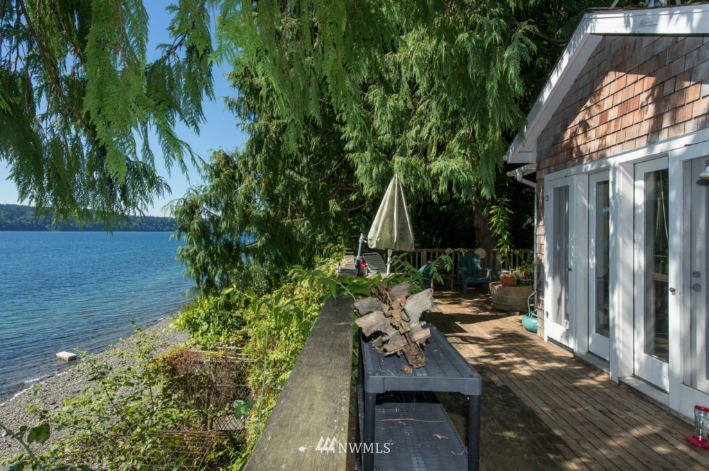 19027 Sunset Road Southwest Vashon, WA 98070 - Photo 2 of 19 Gallery Image 2