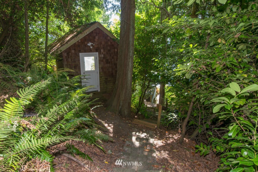 19027 Sunset Road Southwest Vashon, WA 98070 - Photo 14 of 19 Gallery Image 14
