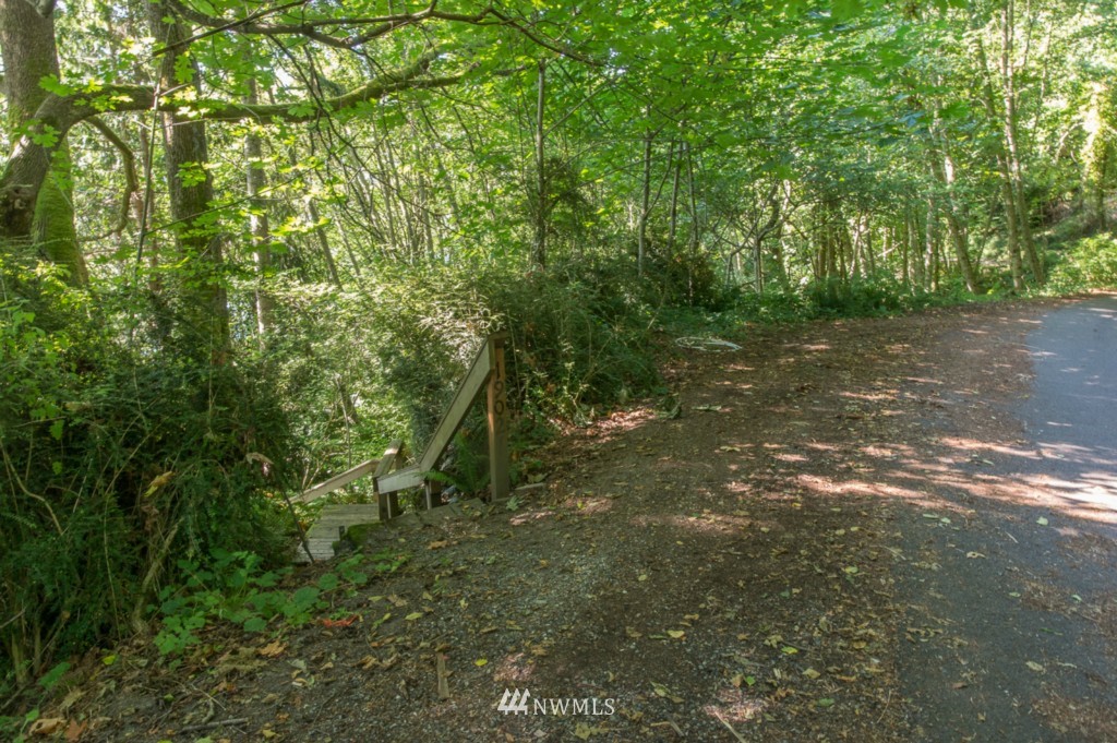19027 Sunset Road Southwest Vashon, WA 98070 - Photo 17 of 19 Gallery Image 17