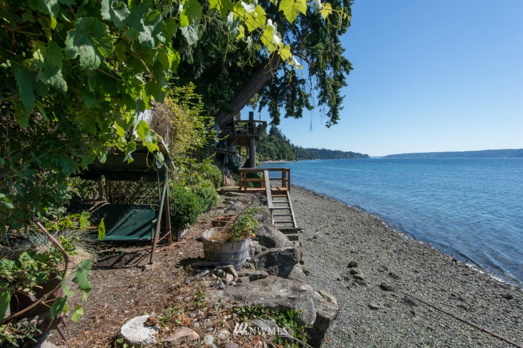 19027 Sunset Road Southwest Vashon, WA 98070 - Photo 3 of 19 Gallery Image 3