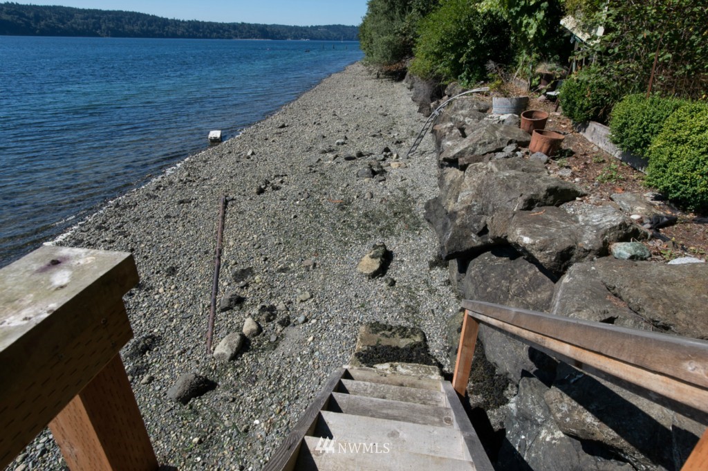 19027 Sunset Road Southwest Vashon, WA 98070 - Photo 4 of 19 Gallery Image 4