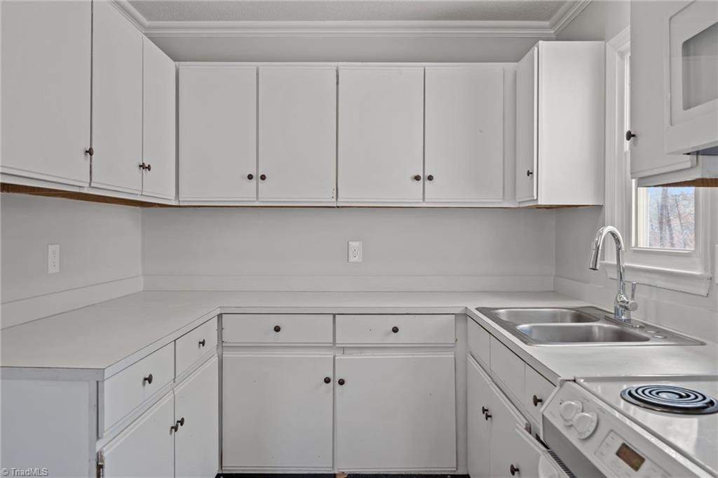 8826 Colgate Road Stokesdale, NC 27357 - Photo 8 of 44 Gallery Image 8