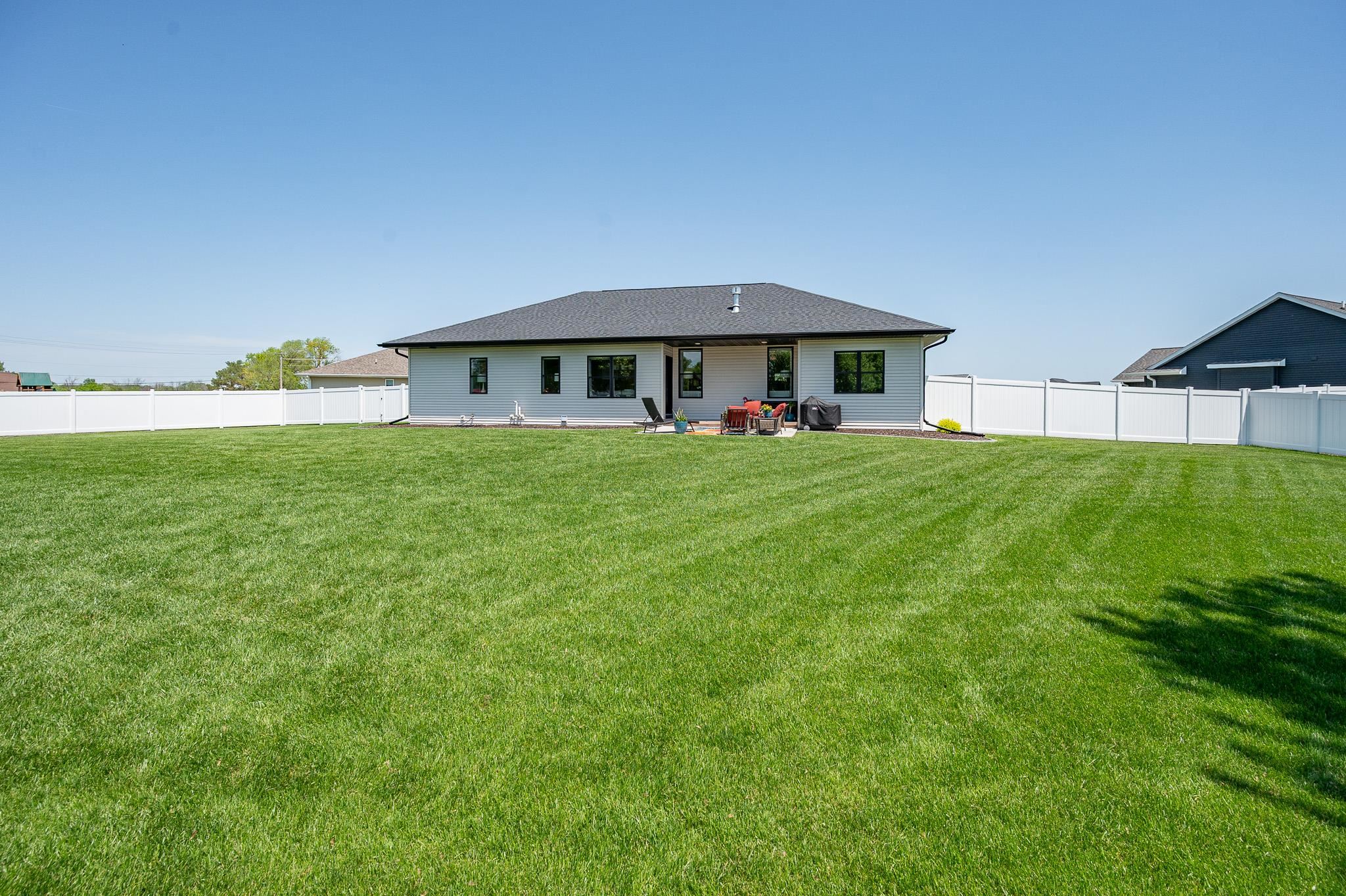 2217 Fox Point Court De Pere, WI 54115 - Photo 6 of 57