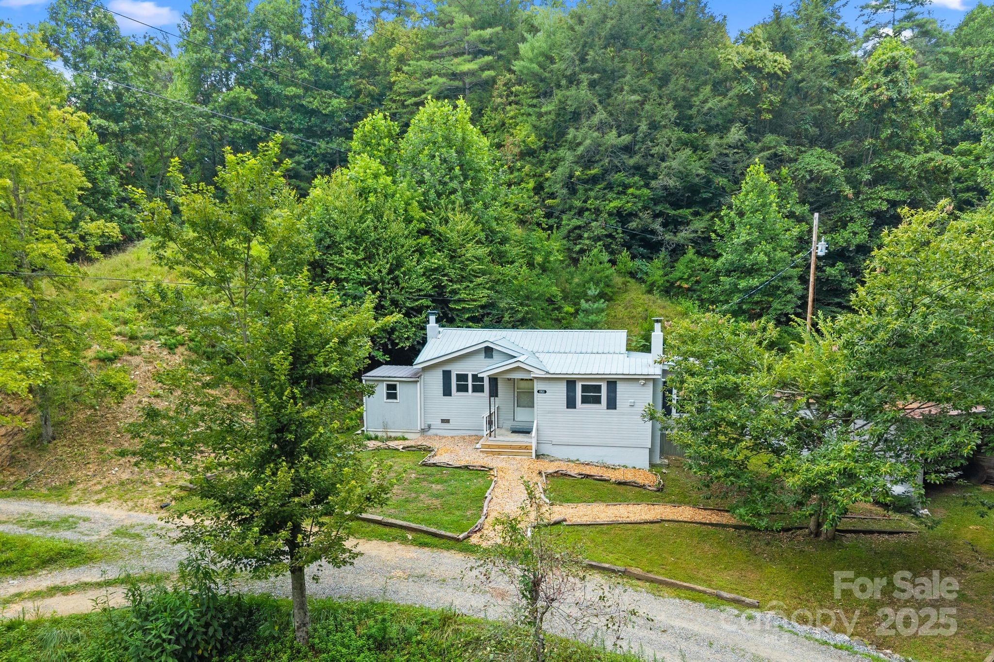 530 Rebel Ridge Road Marshall, NC 28753 - Photo 8 of 46