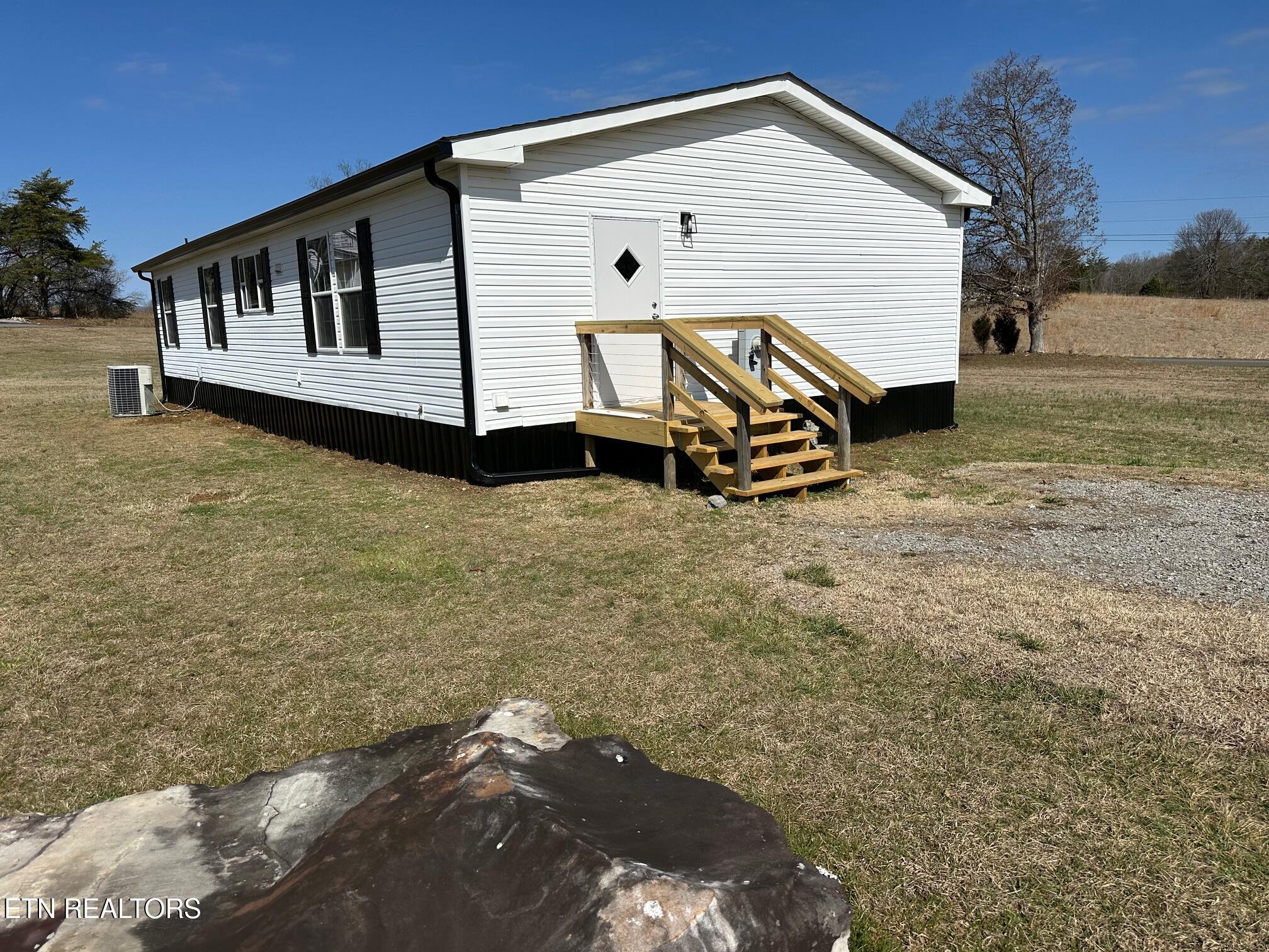 165 Tower Road Grandview, TN 37337 - Photo 4 of 22 IMG_5344