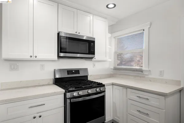 $949,000 | 2218 82nd Avenue, Oakland, CA 94605