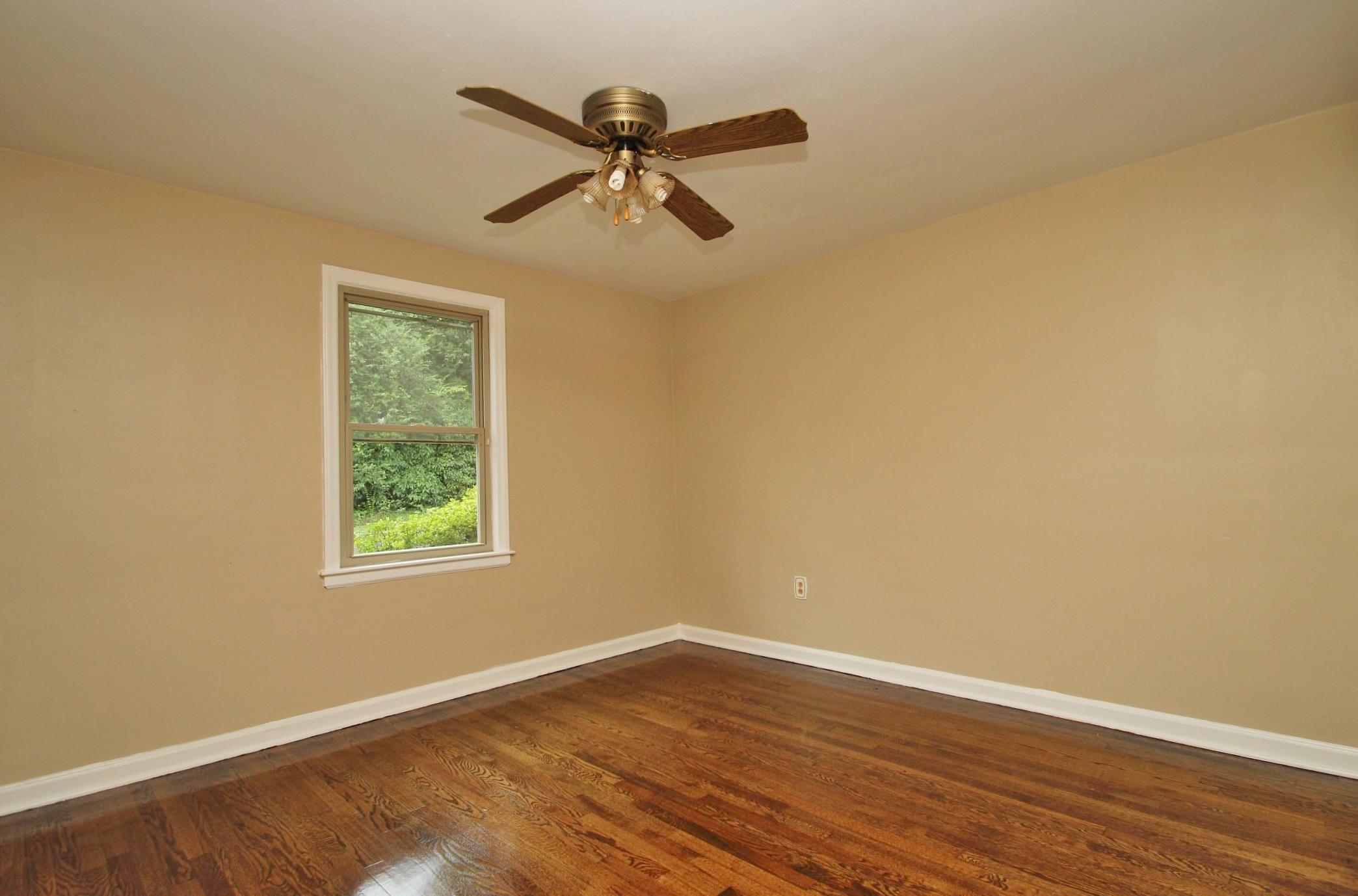 414 Boxley Road Roanoke, VA 24019 - Photo 23 of 45 img_7216