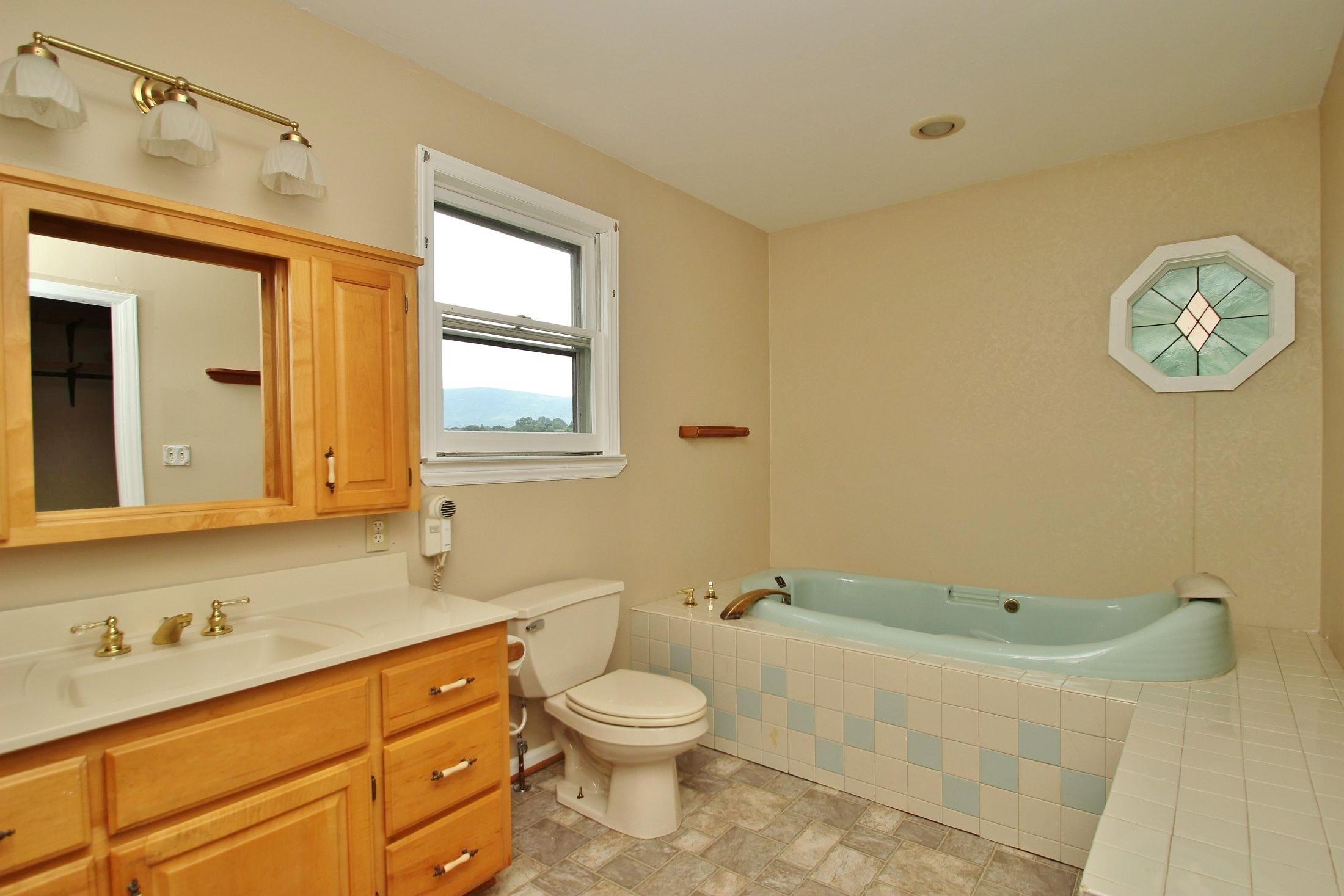 414 Boxley Road Roanoke, VA 24019 - Photo 26 of 45 img_7221
