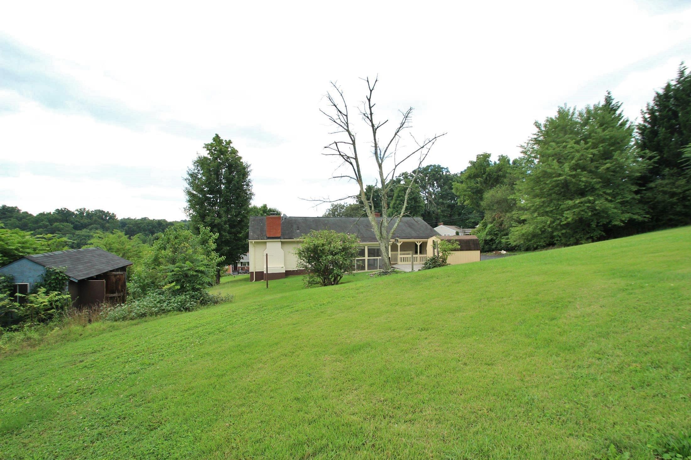 414 Boxley Road Roanoke, VA 24019 - Photo 41 of 45 img_7247