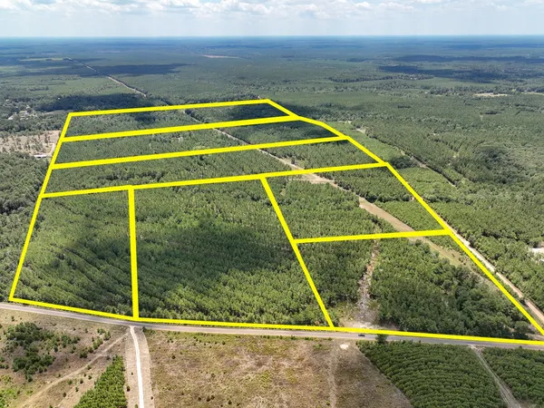 a view of a tennis court