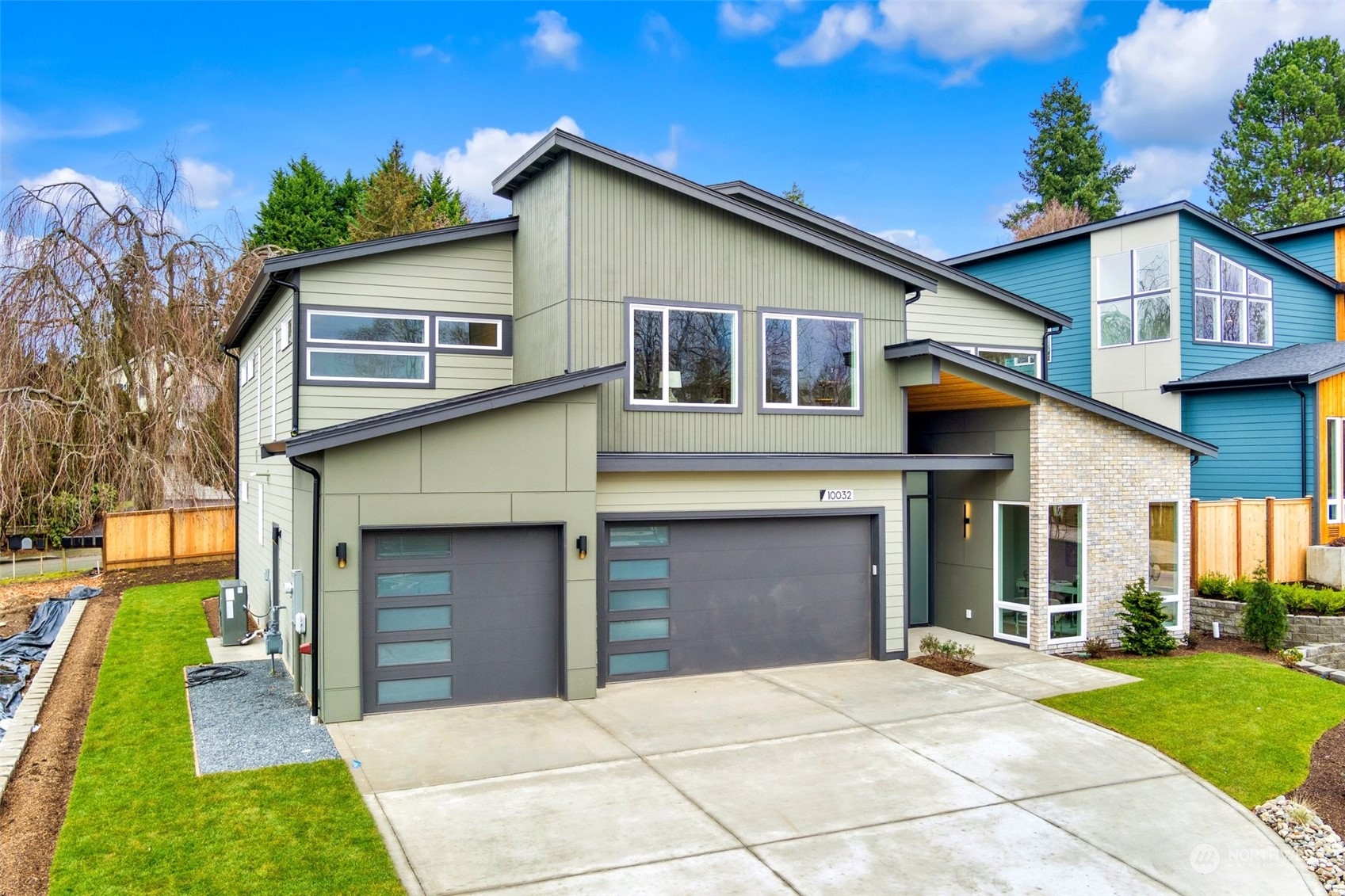 10032 Northeast 196th Place Bothell, WA 98011 - Photo 2 of 39 Gallery Image 2