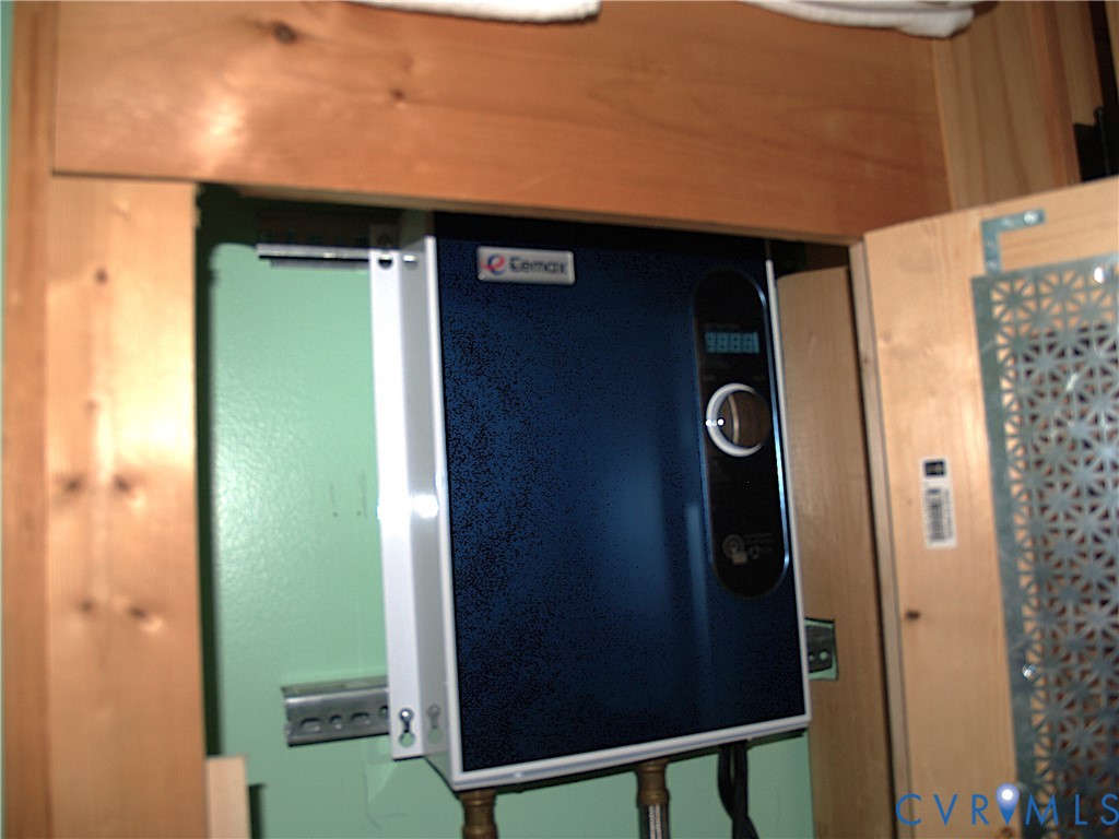 8020 Foxwell Road Providence Forge, VA 23140 - Photo 12 of 15 a close view of door