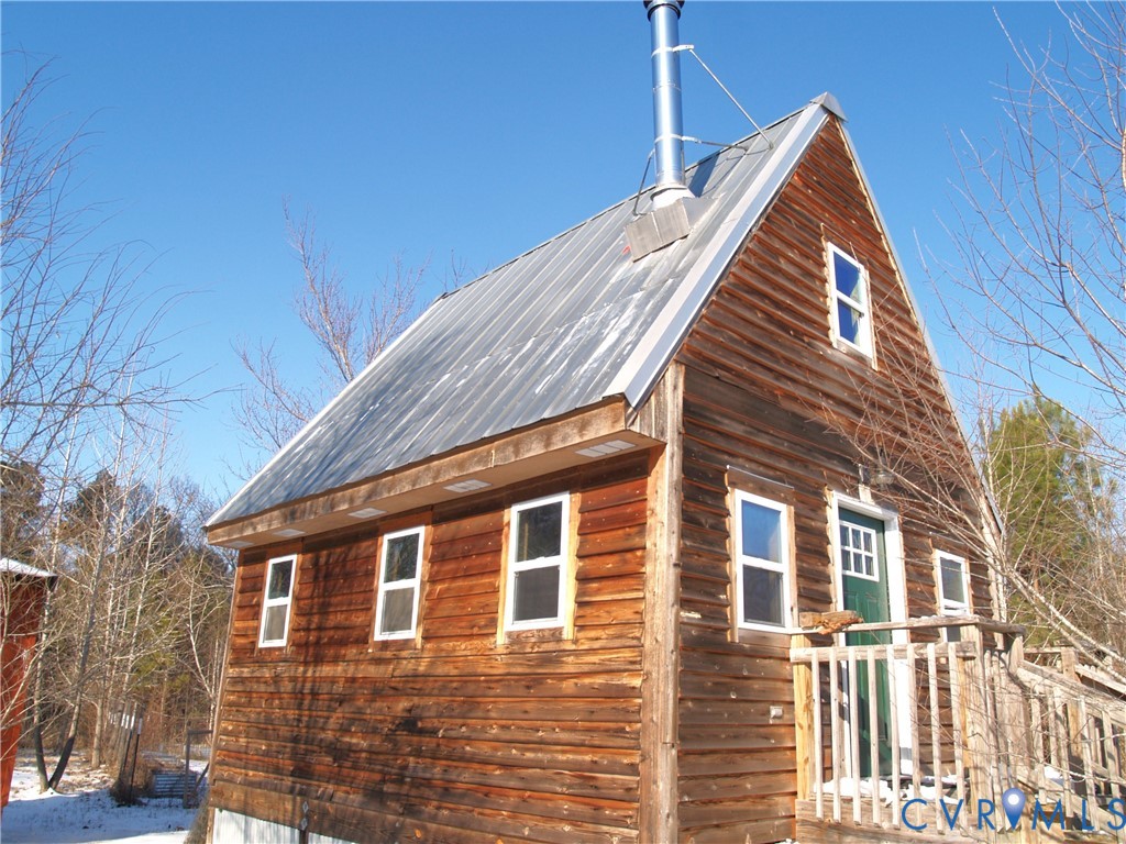8020 Foxwell Road Providence Forge, VA 23140 - Photo 2 of 15 a view of a large building