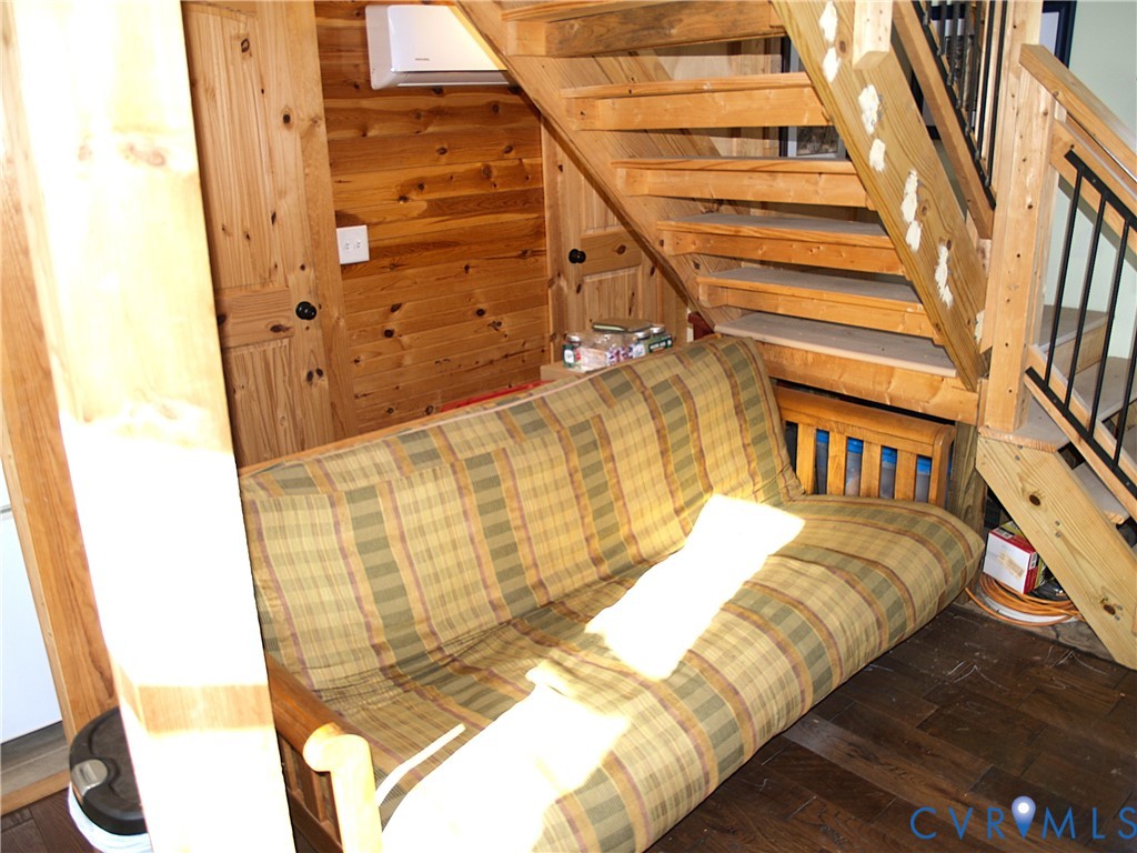 8020 Foxwell Road Providence Forge, VA 23140 - Photo 5 of 15 a view of a staircase