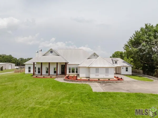 $835,000 | 25640 4-H Club Road, Denham Springs, LA 70726