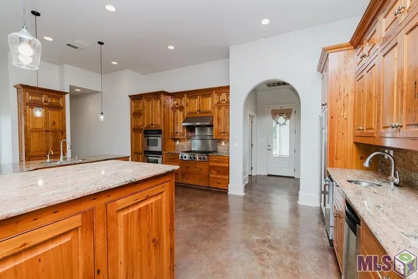 $820,000 | 25640 4-H Club Road, Denham Springs, LA 70726