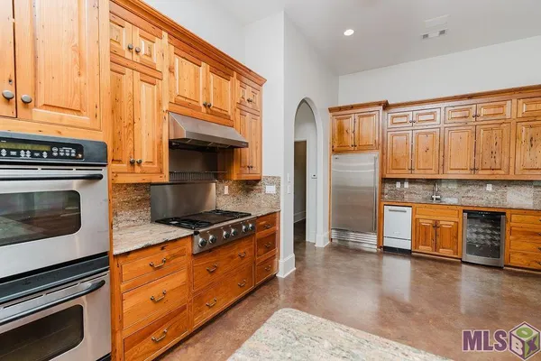 $835,000 | 25640 4-H Club Road, Denham Springs, LA 70726