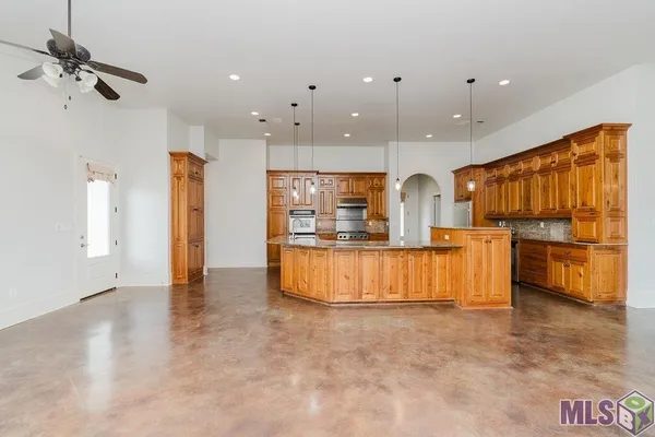 $835,000 | 25640 4-H Club Road, Denham Springs, LA 70726