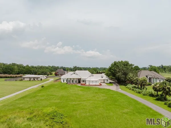 $835,000 | 25640 4-H Club Road, Denham Springs, LA 70726