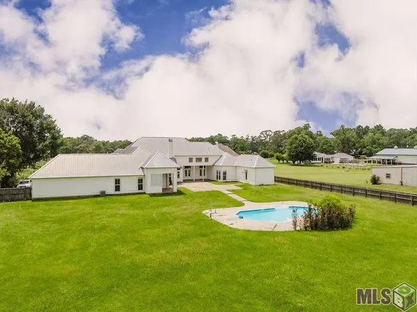 $820,000 | 25640 4-H Club Road, Denham Springs, LA 70726