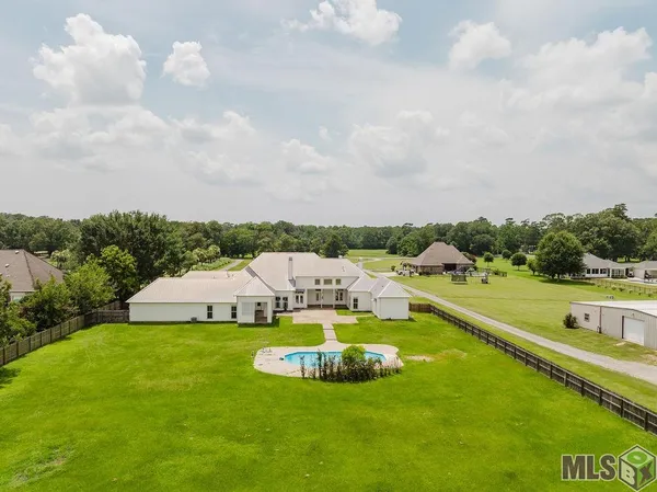 $820,000 | 25640 4-H Club Road, Denham Springs, LA 70726