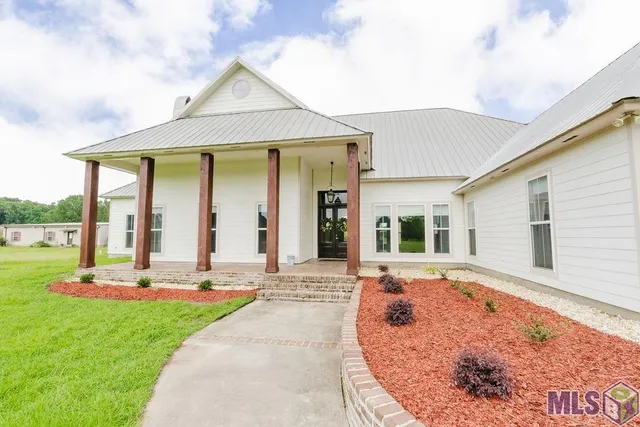 $849,900 | 25640 4-H Club Road, Denham Springs, LA 70726
