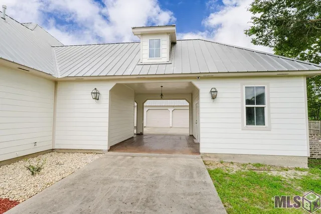 $849,900 | 25640 4-H Club Road, Denham Springs, LA 70726