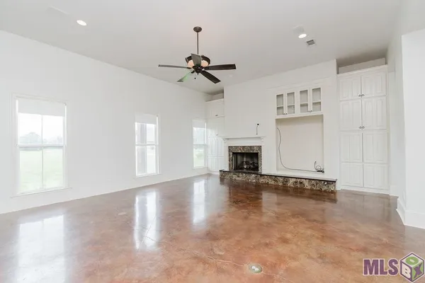 $835,000 | 25640 4-H Club Road, Denham Springs, LA 70726