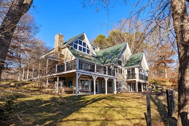 a view of a large building