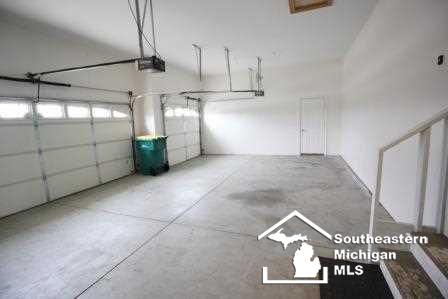 20369 Inkster Road Romulus, MI 48174 - Photo 7 of 31