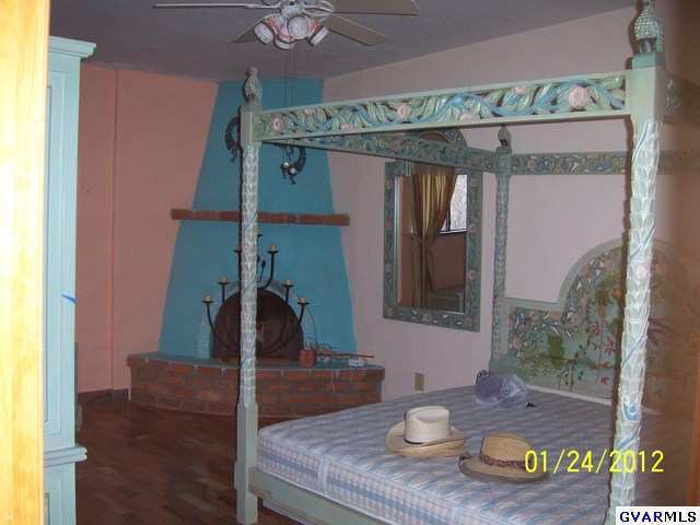 14765 West Jalisco Road Arivaca, AZ 85601 - Photo 10 of 24 a dining room with table and chairs