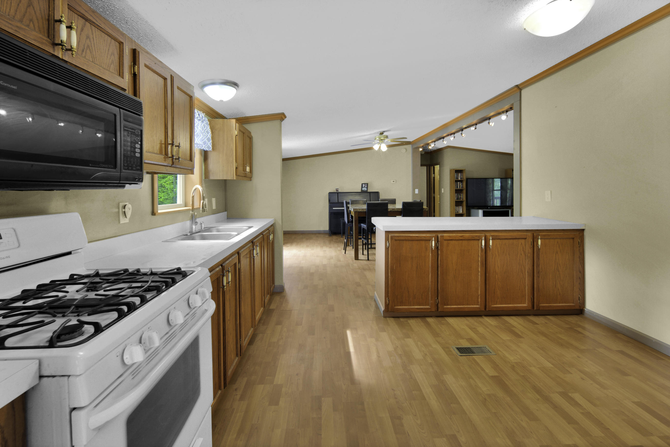 10658 Federal Road Howard City, MI 49329 - Photo 14 of 33 DSC03842_3_4