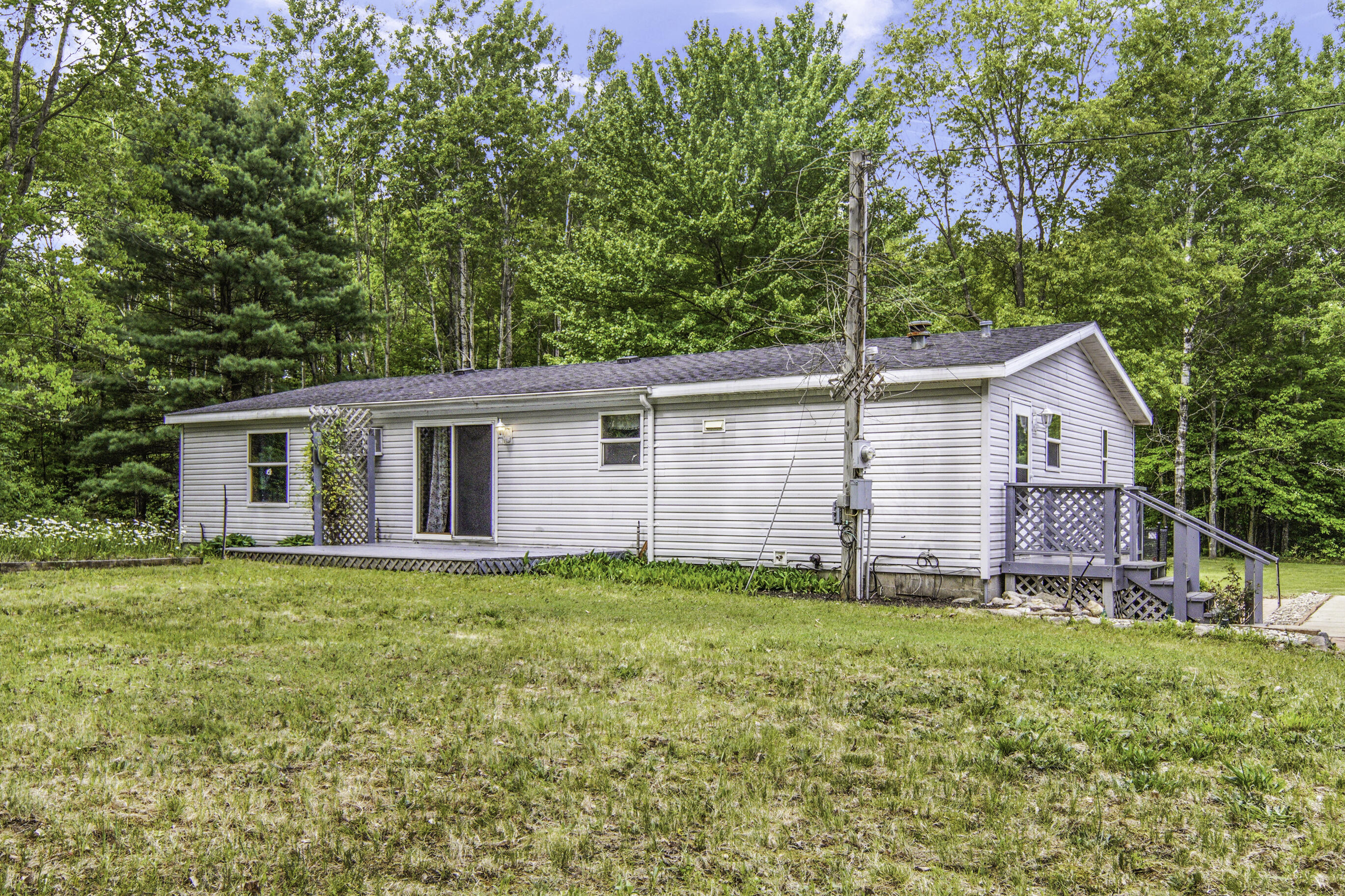 10658 Federal Road Howard City, MI 49329 - Photo 24 of 33 DSC03908