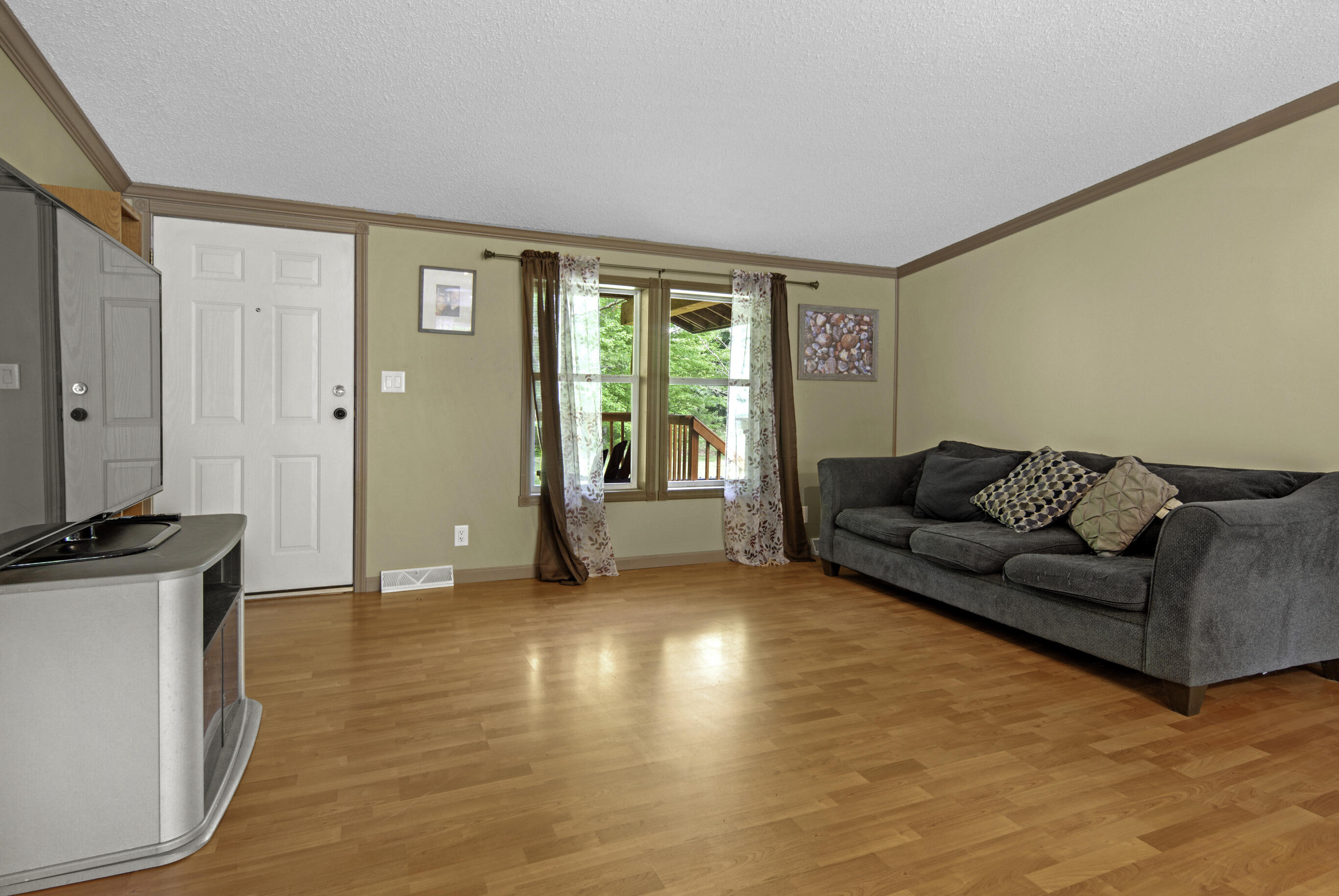 10658 Federal Road Howard City, MI 49329 - Photo 5 of 33 DSC03807_8_9