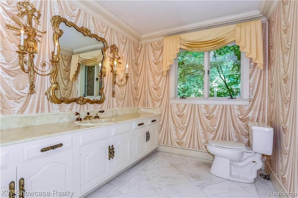1900 East Valley Road Bloomfield Hills, MI 48304 - Photo 16 of 68