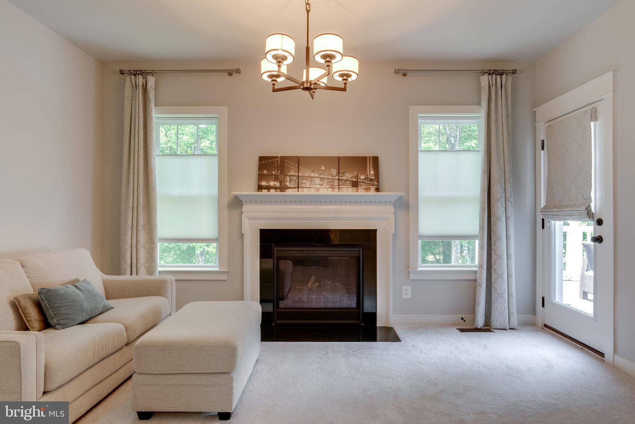 14524 Lightner Road Haymarket, VA 20169 - Photo 25 of 78 Owners Suite Sitting Area